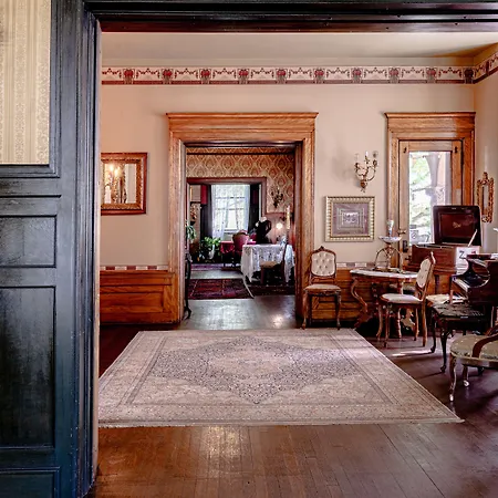 Vrooman Mansion B&B