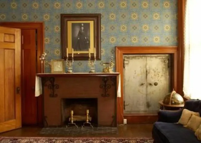 Vrooman Mansion *