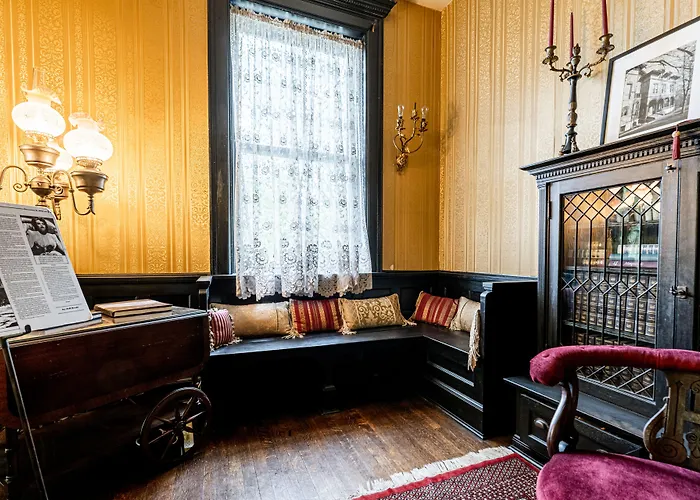 Vrooman Mansion * Bloomington