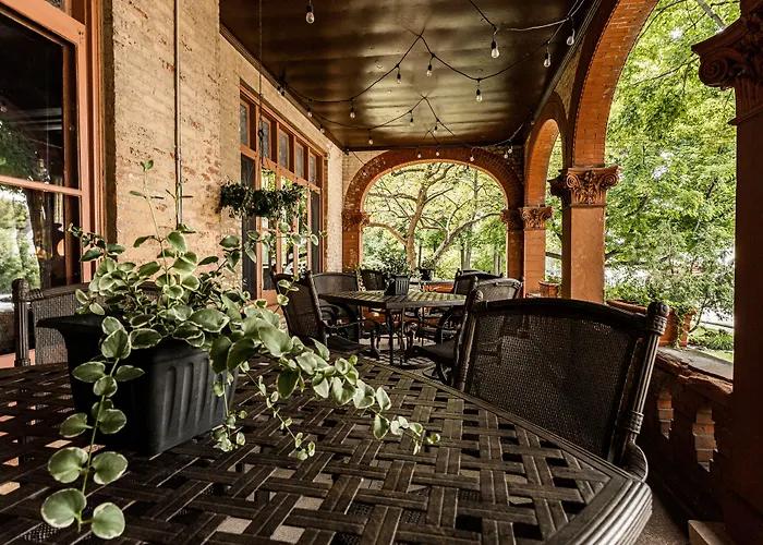 Hotel Vrooman Mansion Bloomington