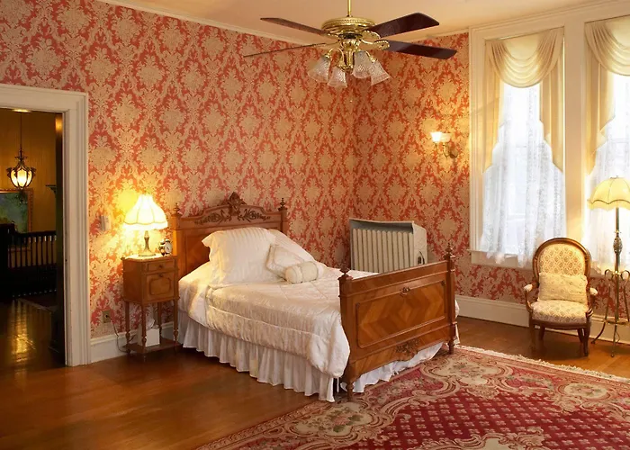Vrooman Mansion Hotel